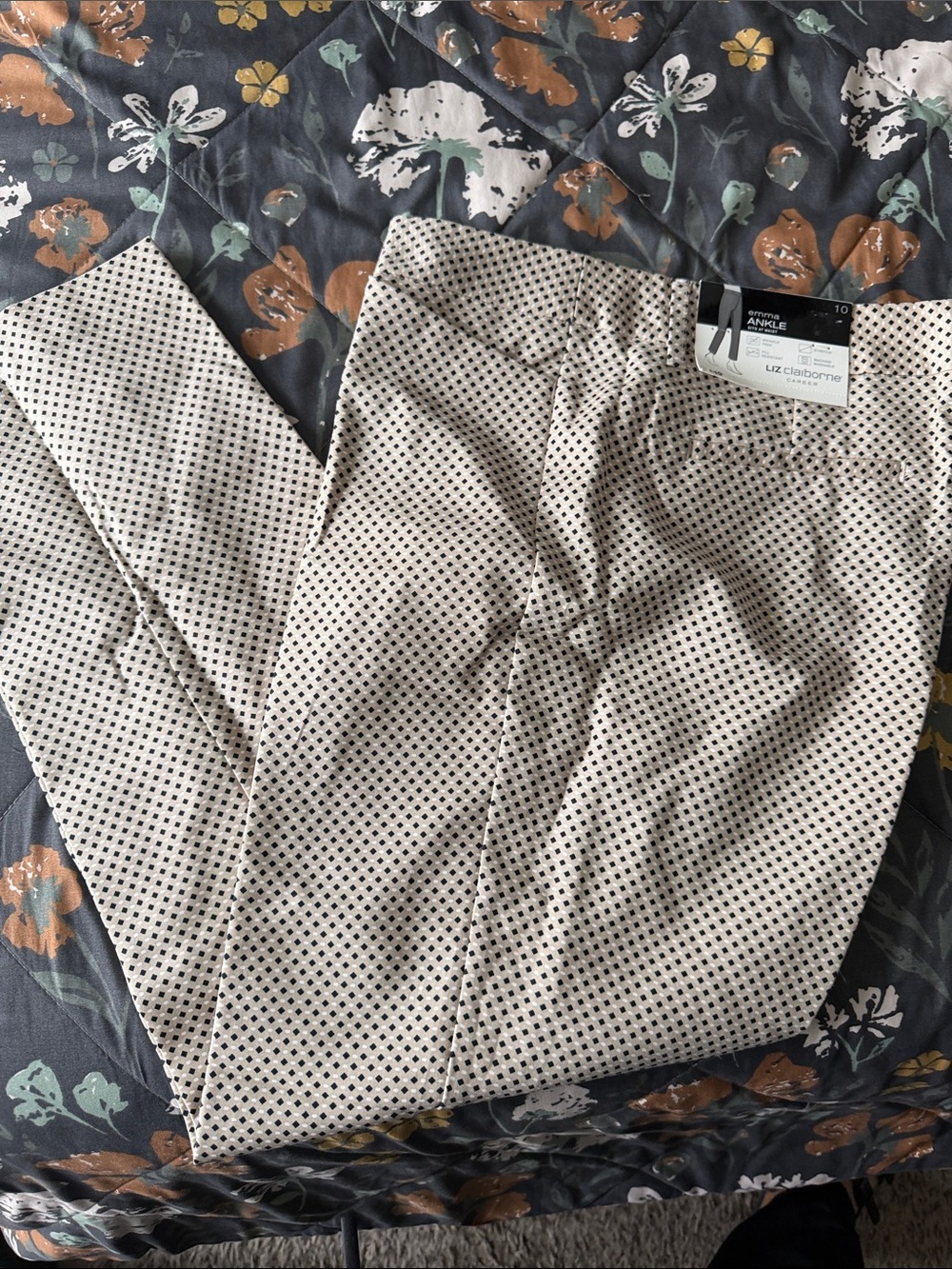Liz Claiborne Beige Pants with Black Dot Print